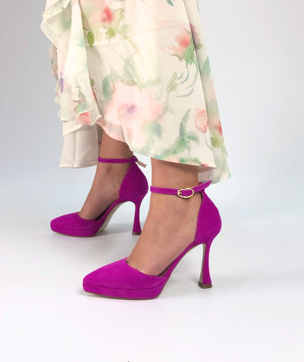 CÓMO USAR ZAPATOS DE TACÓN SIN CANSARSE: LOS MEJORES CONSEJOS
