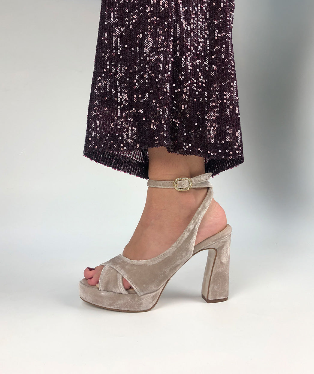 VELVET BEIGE